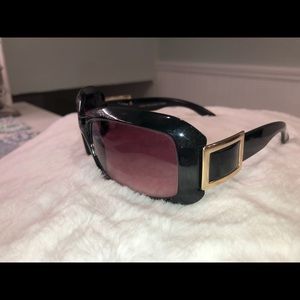 Black couture style fashion sunglasses